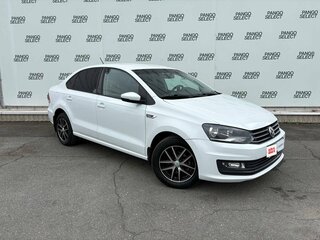 2018 Volkswagen Polo V Рестайлинг, белый, 990000 рублей, вид 3