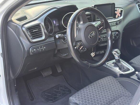 2018 Kia Ceed III, белый, 1750000 рублей - вид 26