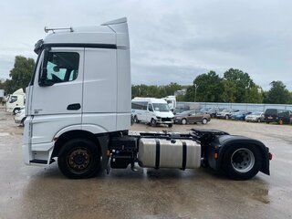 2023 Mercedes-Benz Actros, белый, 6300000 рублей, вид 4