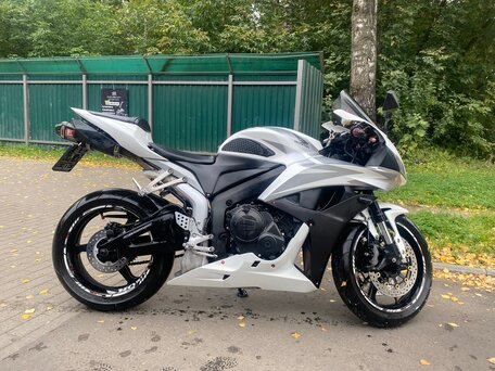 2008 Honda CBR 600RR, белый, 600000 рублей, вид 4