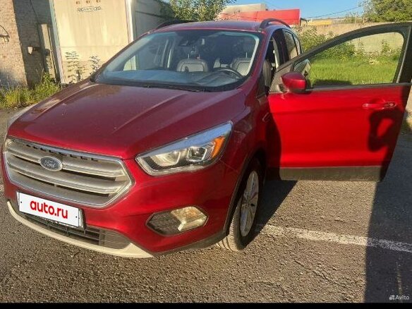2019 Ford Escape III Рестайлинг, красный, 1820000 рублей - вид 6