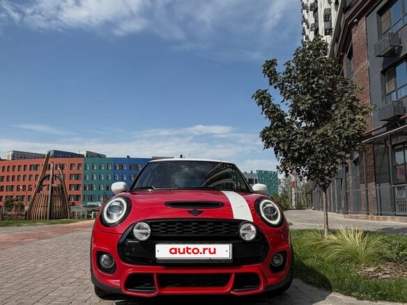 2020 Mini Hatch Cooper S III (F55/F56) Рестайлинг, красный, 2350000 рублей - вид 3