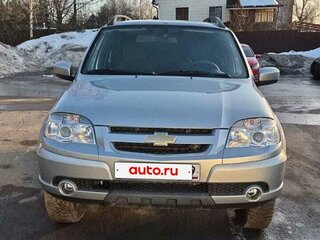 2016 Chevrolet Niva I Рестайлинг, серебристый, 695000 рублей, вид 1