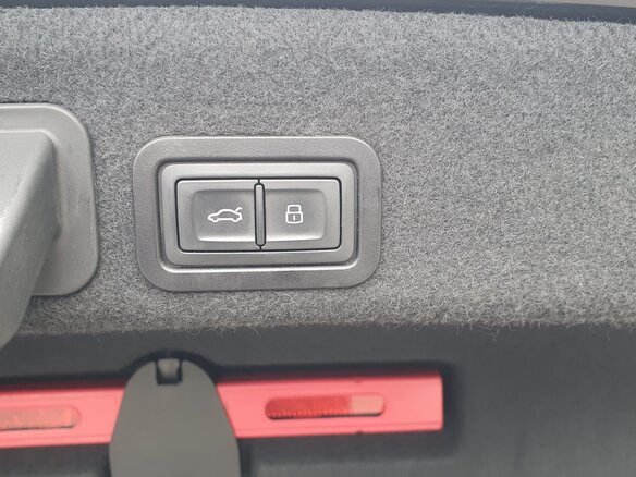 2015 Audi A6 IV (C7) Рестайлинг, чёрный, 2150000 рублей - вид 23