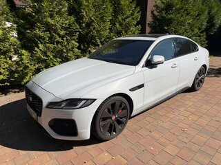 2021 Jaguar XF II Рестайлинг, белый, 5000000 рублей, вид 1