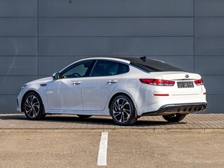 2018 Kia Optima IV Рестайлинг, белый, 1995000 рублей, вид 4