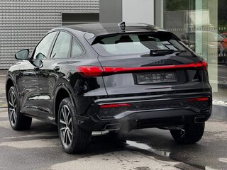 2025 Audi Q5 Sportback TFSI quattro S tronic II (GU), чёрный, 10890000 рублей, вид 3