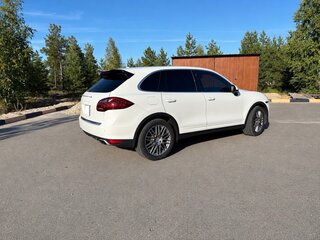 2010 Porsche Cayenne II (958), белый, 2050000 рублей, вид 3