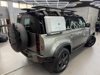 2024 Land Rover Defender 110 II, зелёный, 9770000 рублей, вид 5