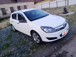 2011 Opel Astra H Рестайлинг, белый, 620000 рублей, вид 3