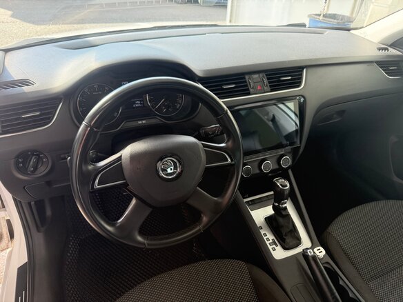 2014 Skoda Octavia III (A7), белый, 1450000 рублей - вид 20