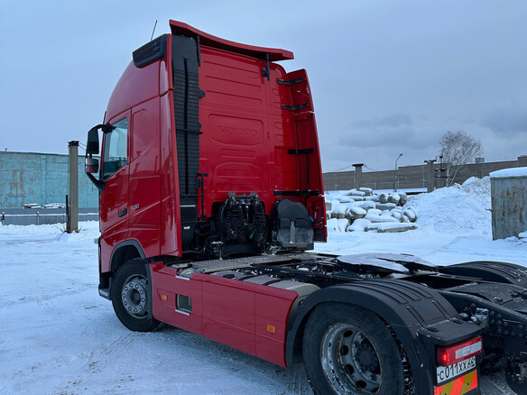 2017 Volvo FH, красный, 8800000 рублей - вид 9