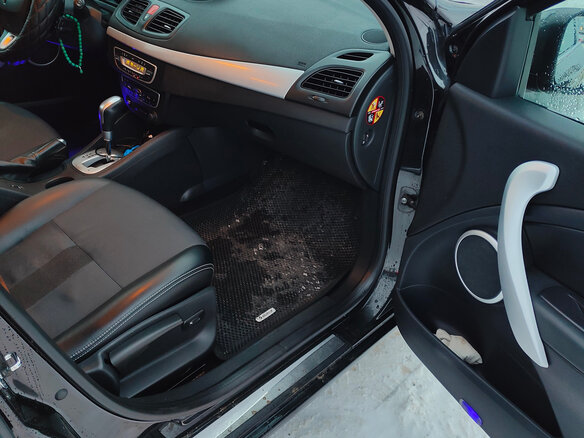 2010 Renault Fluence I, чёрный, 660000 рублей - вид 7