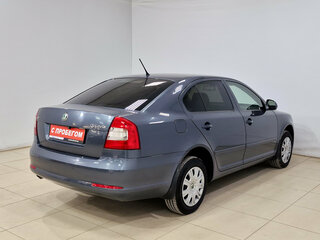 2013 Skoda Octavia II (A5) Рестайлинг, серый, 850000 рублей, вид 4