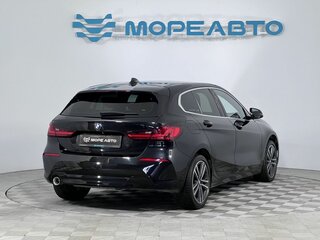 2020 BMW 1 серии 116d III (F40), белый, 1990000 рублей, вид 5