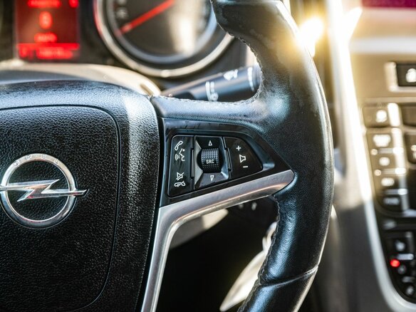 2013 Opel Astra J Рестайлинг, красный, 700000 рублей - вид 17