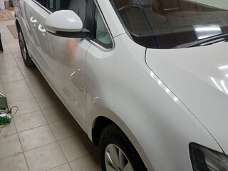 2012 Volkswagen Sharan II, белый, 1500000 рублей, вид 4