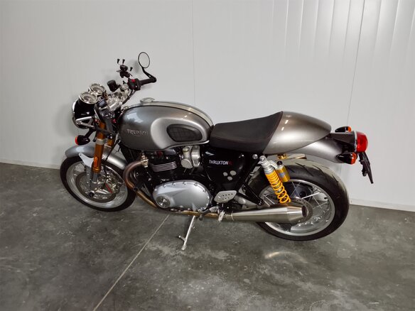 2019 Triumph Thruxton, серый, 1209000 рублей - вид 5