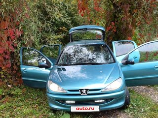 2000 Peugeot 206, зелёный, 145000 рублей, вид 1