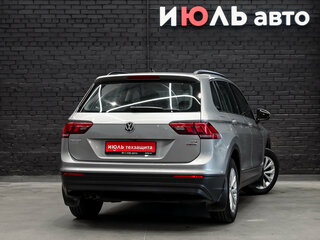 2017 Volkswagen Tiguan II, серый, 1730000 рублей, вид 4