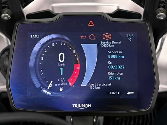 2025 Triumph Tiger 900, серый, 1799000 рублей - вид 8