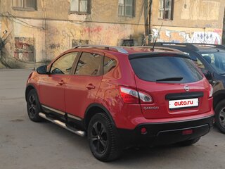 2010 Nissan Qashqai I Рестайлинг, красный, 930000 рублей, вид 5