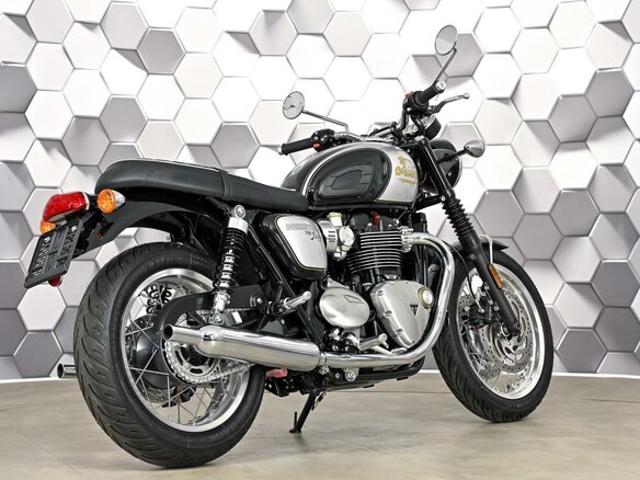 2026 Triumph Bonneville T120, чёрный, 1750000 рублей - вид 6