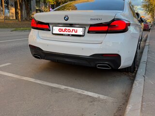 2022 BMW 5 серии 520i VII (G30/G31/G38) Рестайлинг, белый, 4950000 рублей, вид 4