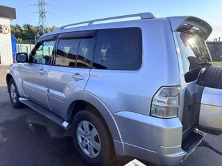 2007 Mitsubishi Pajero IV, серебристый, 1700000 рублей, вид 3