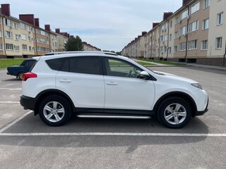 2013 Toyota RAV4 IV (XA40), белый, 2450000 рублей, вид 4
