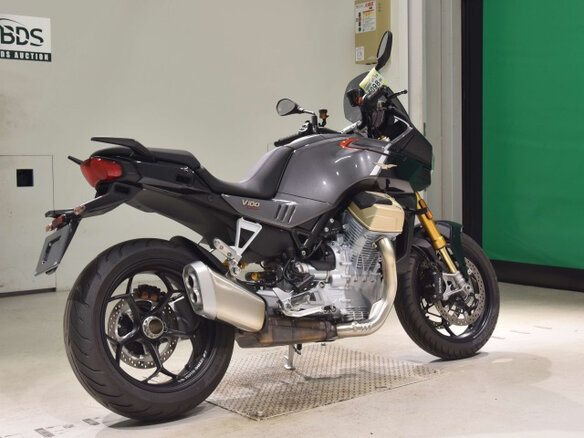 2023 Moto Guzzi V100 Mandello S, чёрный, 1100000 рублей - вид 2