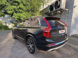 2020 Volvo XC90 II Рестайлинг 1, серый, 5490000 рублей, вид 4