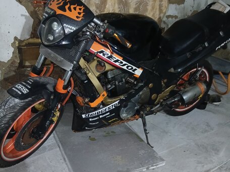 1992 Kawasaki ZZR 400, чёрный, 120000 рублей, вид 4