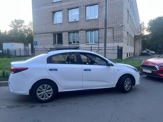 2019 Kia Rio IV, белый, 680000 рублей, вид 4