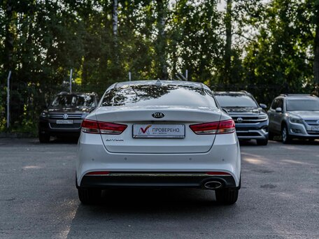 2018 Kia Optima IV Рестайлинг, белый, 1445000 рублей, вид 4