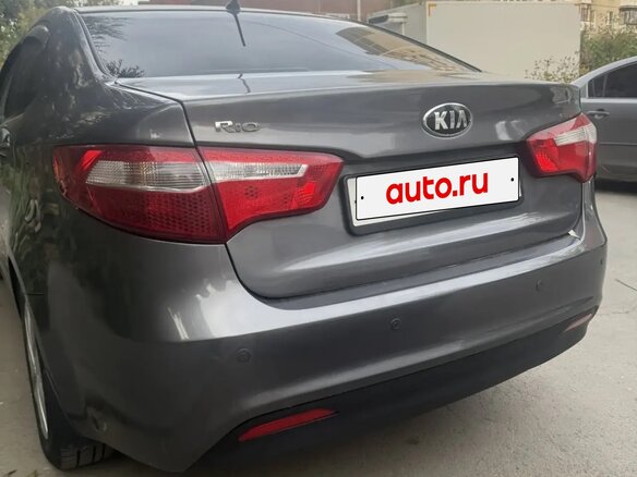 2013 Kia Rio 5-speed III, серый, 620000 рублей - вид 2