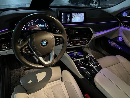 2018 BMW 5 серии 520d xDrive VII (G30/G31/G38), серый, 3900000 рублей, вид 4