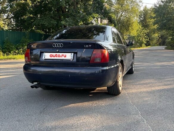 1996 Audi A4 I (B5), синий, 270000 рублей - вид 3