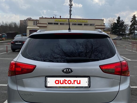 2014 Kia Ceed II, серебристый, 800000 рублей - вид 4