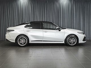 2022 Toyota Camry VIII (XV70) Рестайлинг, белый, 3244000 рублей, вид 5
