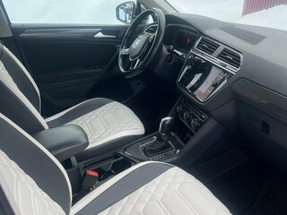 2019 Volkswagen Tiguan II, серебристый, 2000000 рублей, вид 5