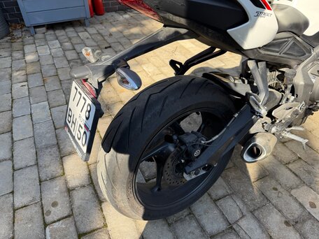 2020 Triumph Street Triple, белый, 670000 рублей, вид 2