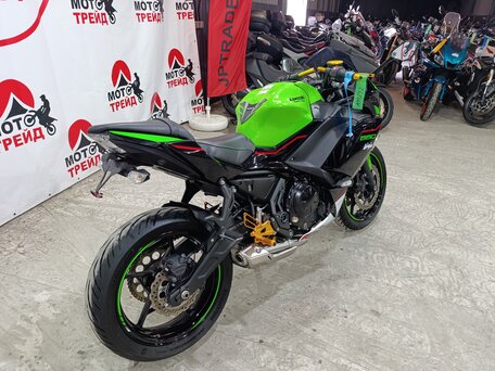 2021 Kawasaki Ninja 650, зелёный, 770000 рублей, вид 3