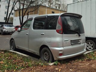 1999 Toyota FunCargo, серебристый, 300000 рублей, вид 3