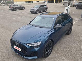 2021 Audi Q8 55 TFSI I (4M), синий, 6900000 рублей, вид 2