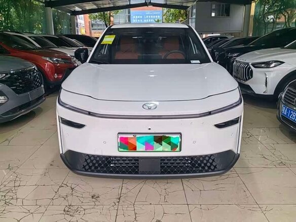 2026 Toyota bZ3X 67.9 kWh, белый - вид 1