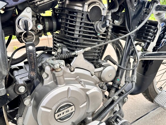 2017 Bajaj Avenger, чёрный, 180000 рублей - вид 4
