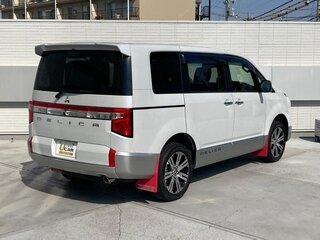2023 Mitsubishi Delica D:5 I Рестайлинг, белый, 2389000 рублей, вид 5