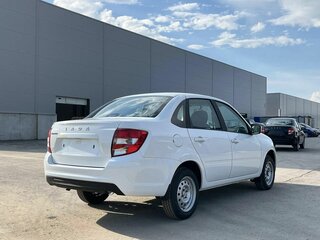 2026 Lada (ВАЗ) Granta I Рестайлинг, белый, 1068000 рублей, вид 3