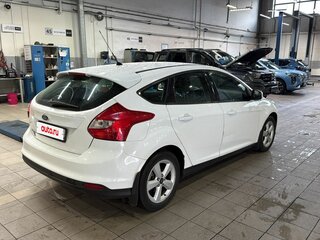 2012 Ford Focus III, белый, 690000 рублей, вид 3